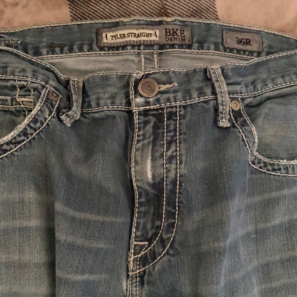 Men’s buckle jeans